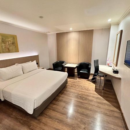 Orchardz Hotel Industri Jakarta Kemayoran Экстерьер фото