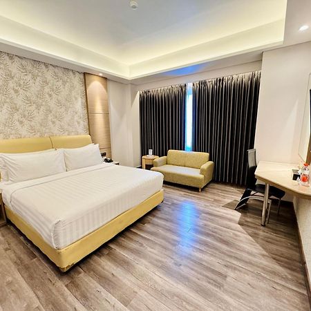 Orchardz Hotel Industri Jakarta Kemayoran Экстерьер фото