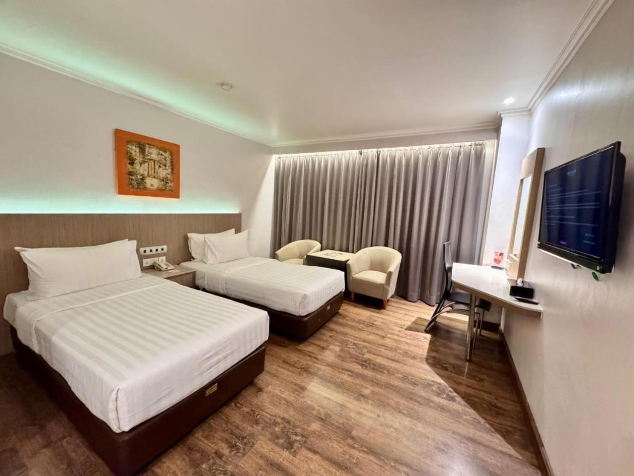 Orchardz Hotel Industri Jakarta Kemayoran Экстерьер фото