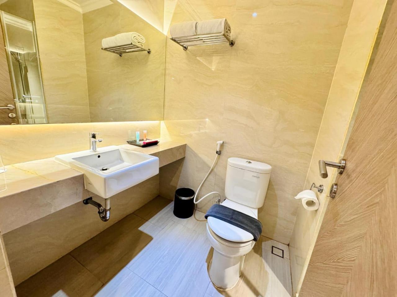 Orchardz Hotel Industri Jakarta Kemayoran Экстерьер фото