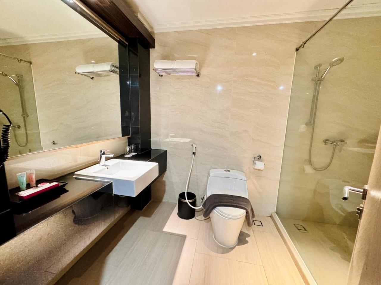 Orchardz Hotel Industri Jakarta Kemayoran Экстерьер фото