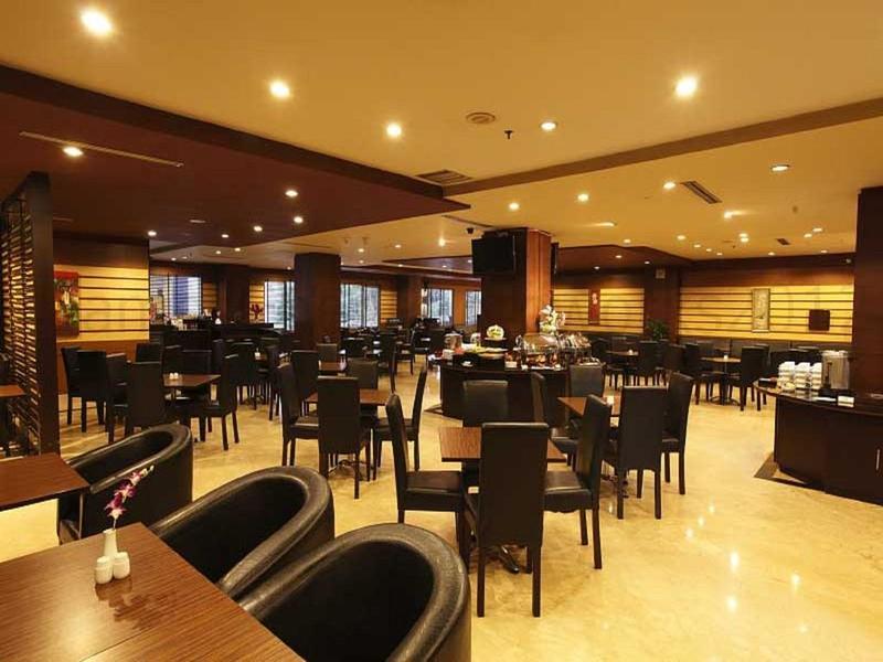 Orchardz Hotel Industri Jakarta Kemayoran Экстерьер фото