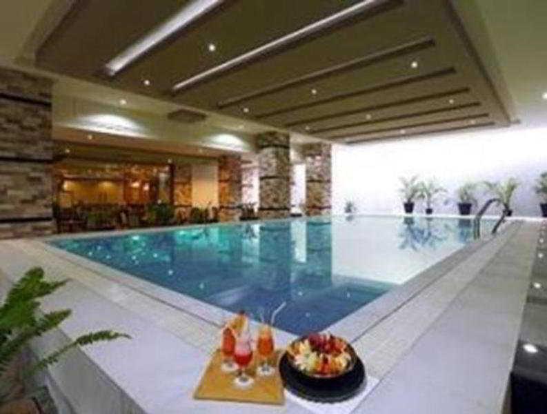 Orchardz Hotel Industri Jakarta Kemayoran Экстерьер фото