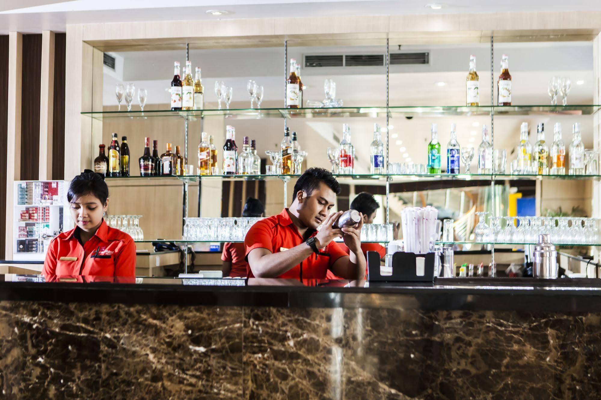 Orchardz Hotel Industri Jakarta Kemayoran Экстерьер фото